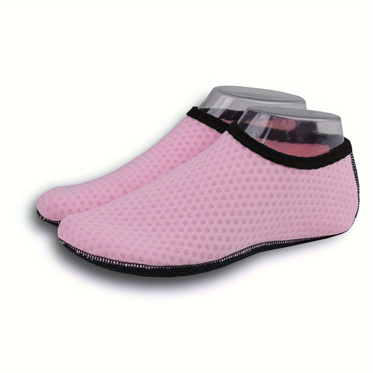 Water shoes suitable for all seasons with breathable, quick-dry fabric for swimming, diving, and beach activities.