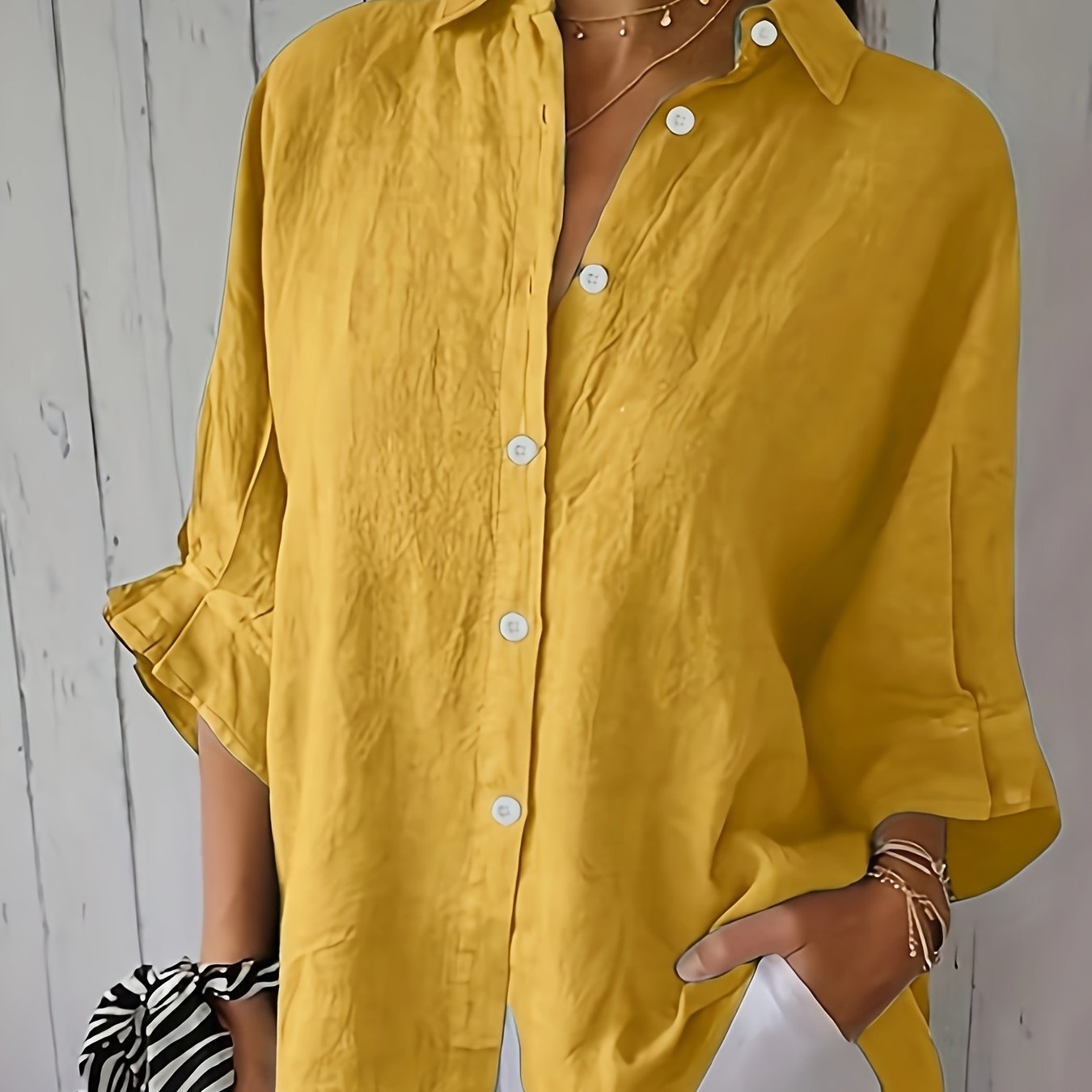 Plus size casual shirt with lapel for women.