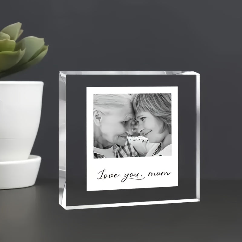 Durable Acrylic Photo Frame for Cherished Mom with Engraved 'Dear Mom, I Love You' - Versatile Decor for Use Indoors and Outdoors