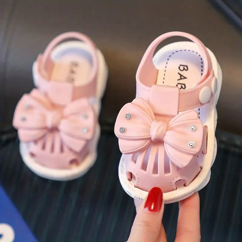 Summer 2024 Trendy Girls' Closed-Toe Sandals with Soft Sole and Cartoon Design