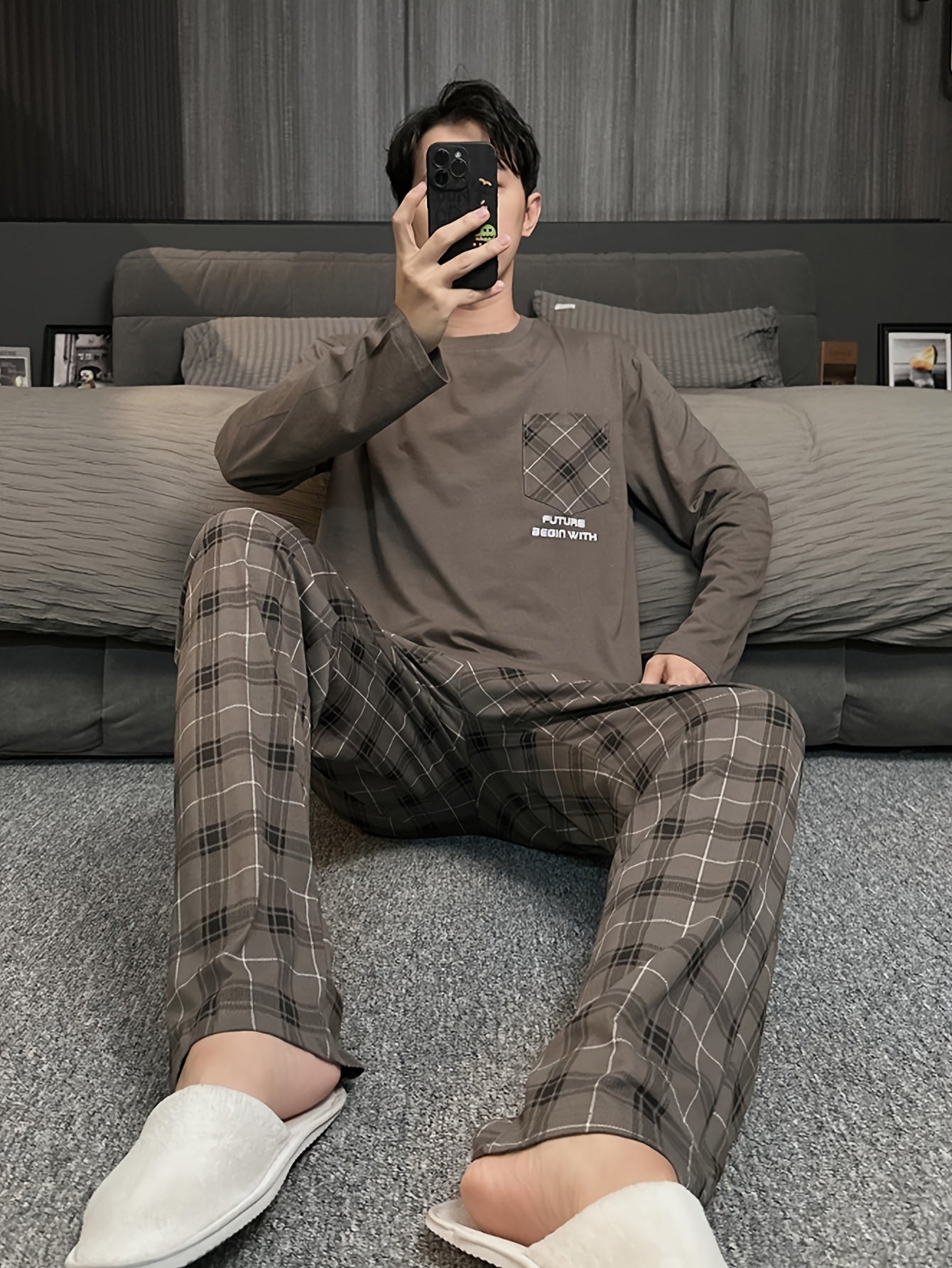 Men's 2-piece plaid pajama set for spring and autumn, featuring long sleeves, trousers, and a round neck. Home attire that is both fashionable and simple, with a loose and casual fit.