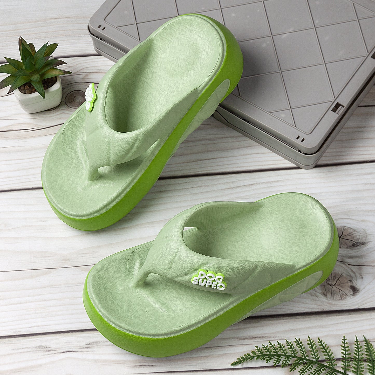 Summer stripe women's platform flip-flops, made of EVA material with slip-on style and thick sole for outdoor use. Hand-washable and cute for summer.