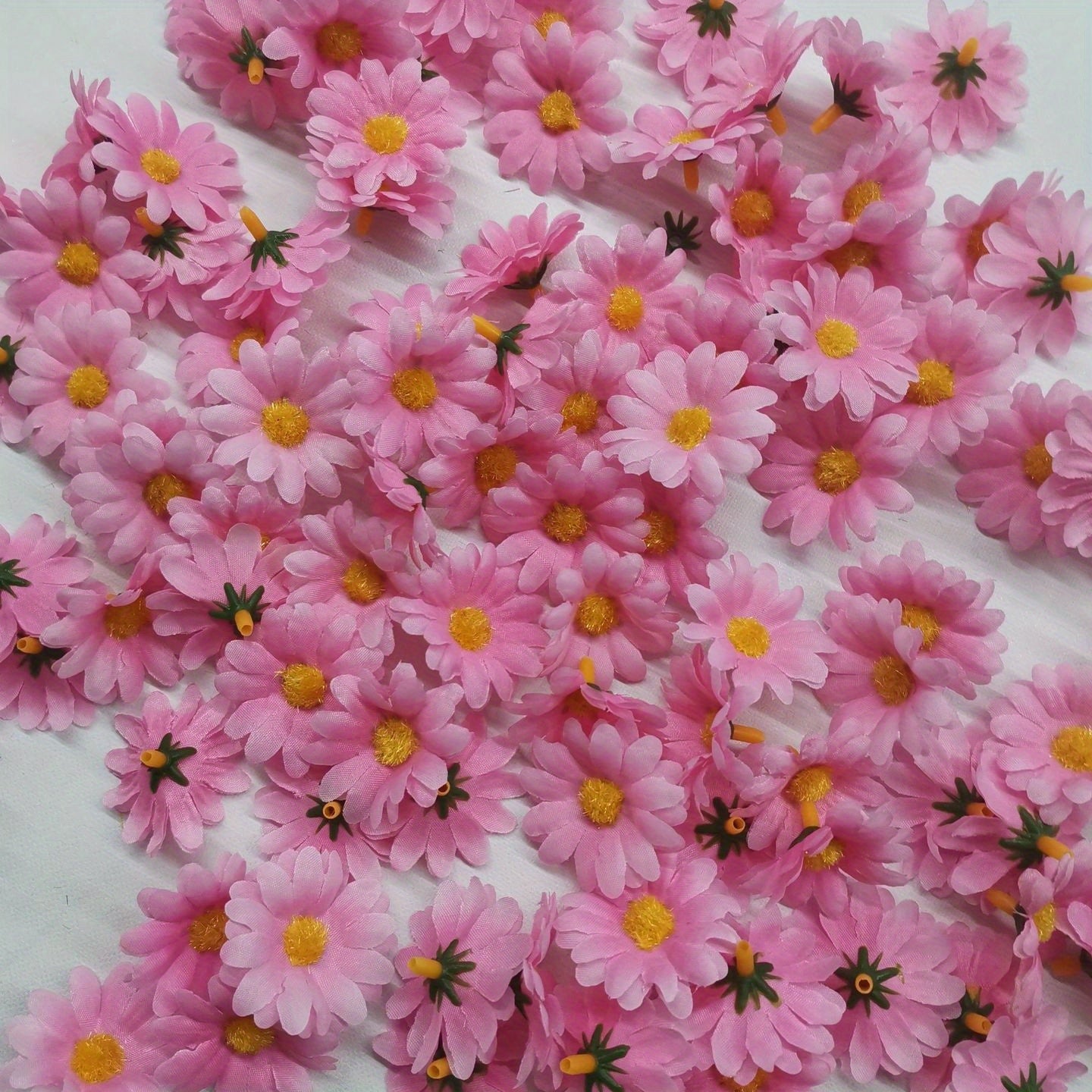 100/200 pieces of artificial daisy flowers, 4cm sunflower heads for decor.