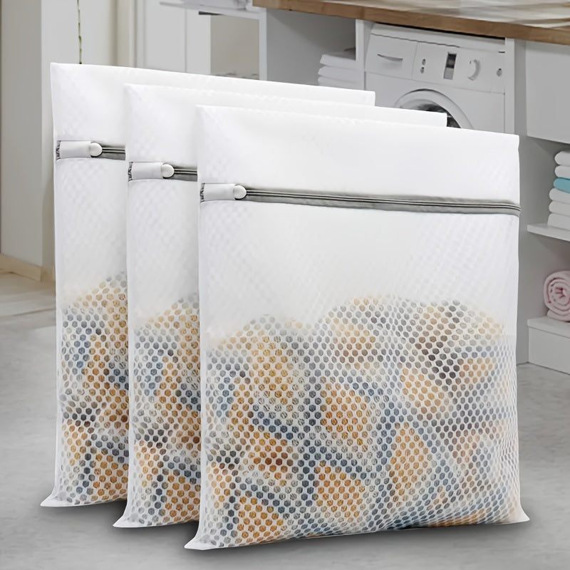 Set of 3 Medium Wash Guard Bags (30.48x40.64 cm), premium honeycomb washing bags with mesh zipper for delicate items. Protects clothes during washing and drying.