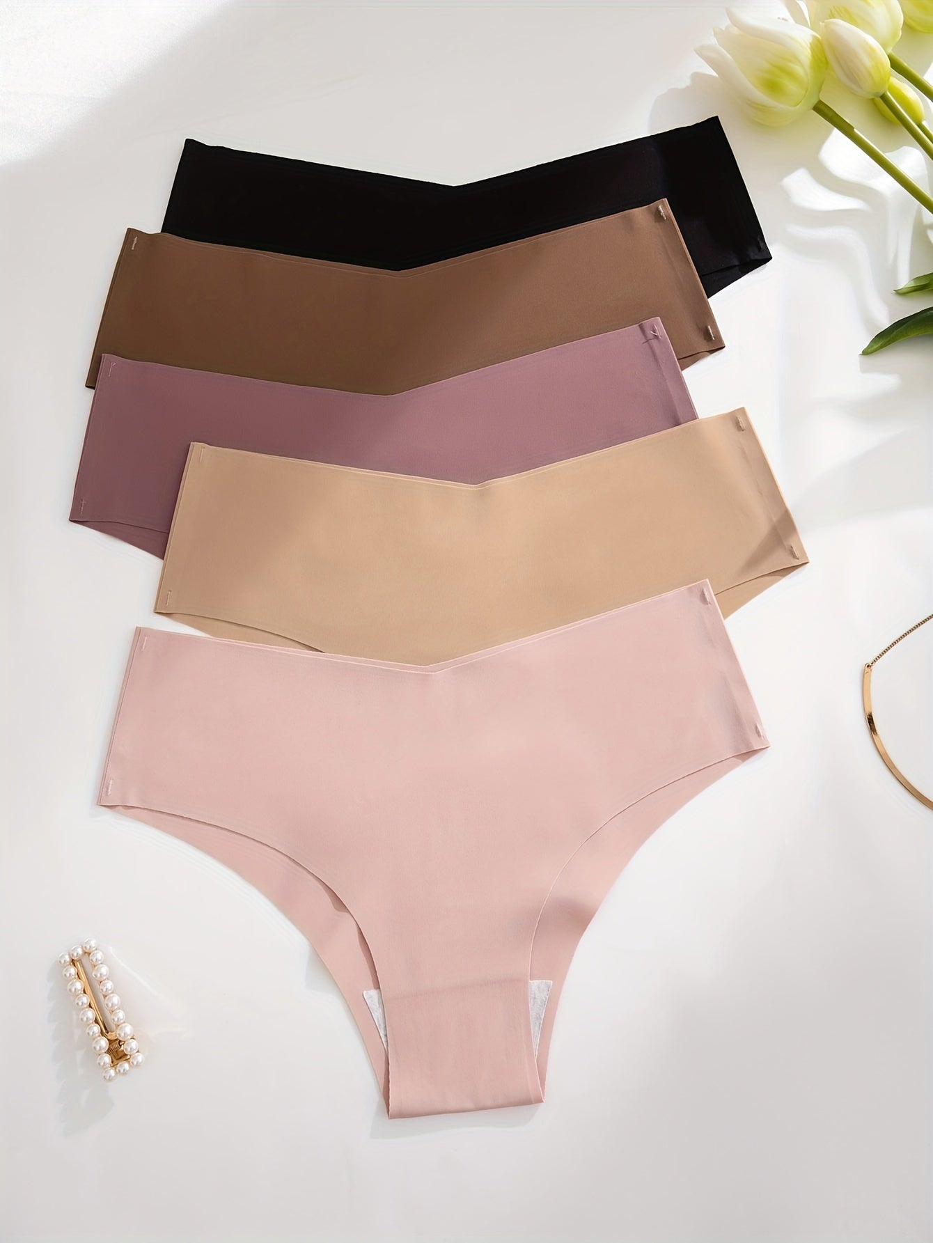 5 solid briefs for women, comfortable and breathable lingerie.