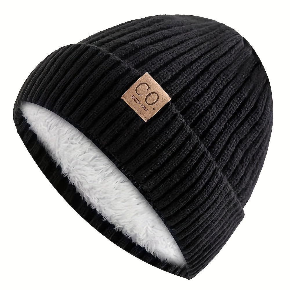 Stay Warm and Cozy with a Knit Beanie featuring a Letter Patch - Thick Fleece-Lined, Providing Ear Protection for Men | Sporty Design, Easy to Hand Wash