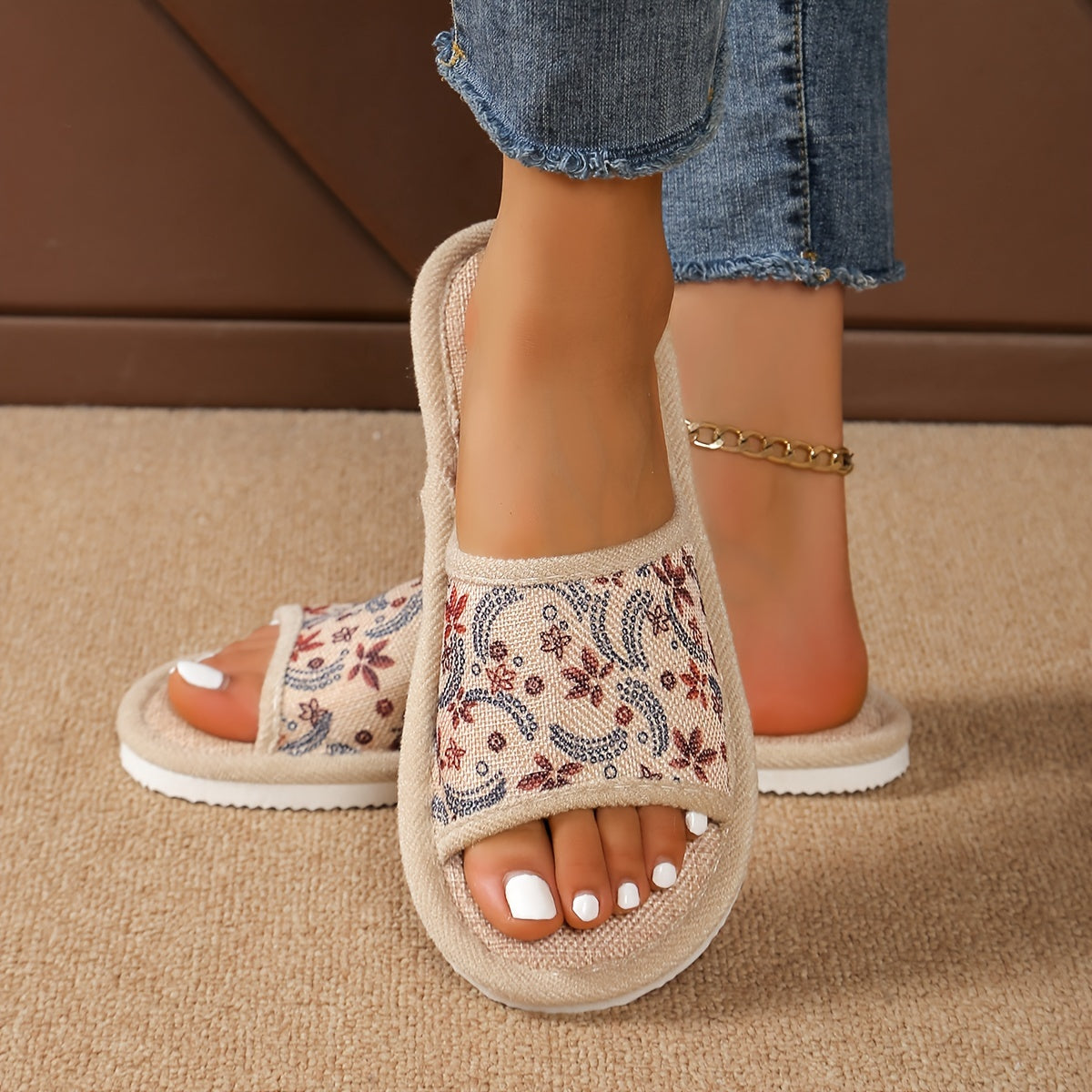 Floral print linen slippers with soft sole for indoor use, lightweight and breathable