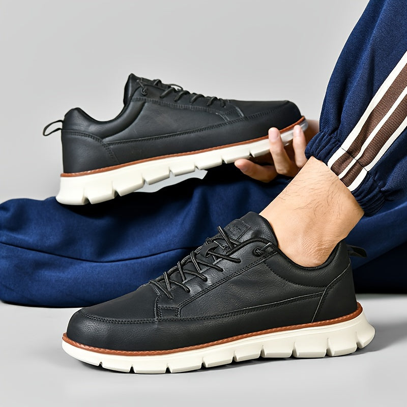 Men's soft sole sneakers with elastic shoelace, perfect for outdoor activities.