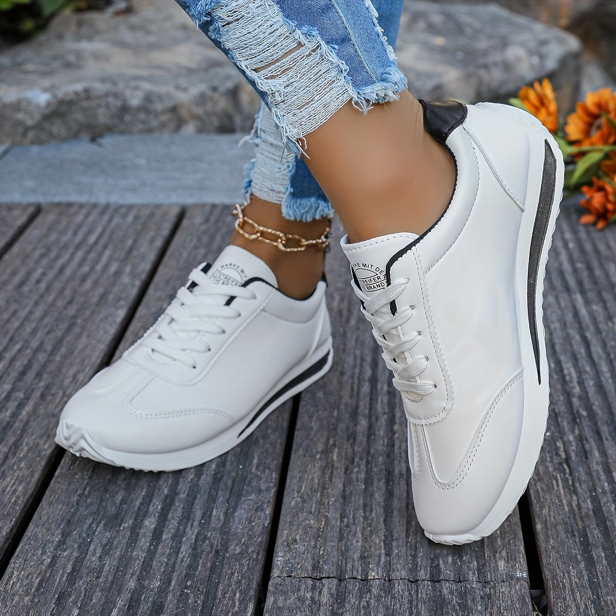 Women's fashion sneakers with comfortable platform and soft sole, ideal for casual wear and work.