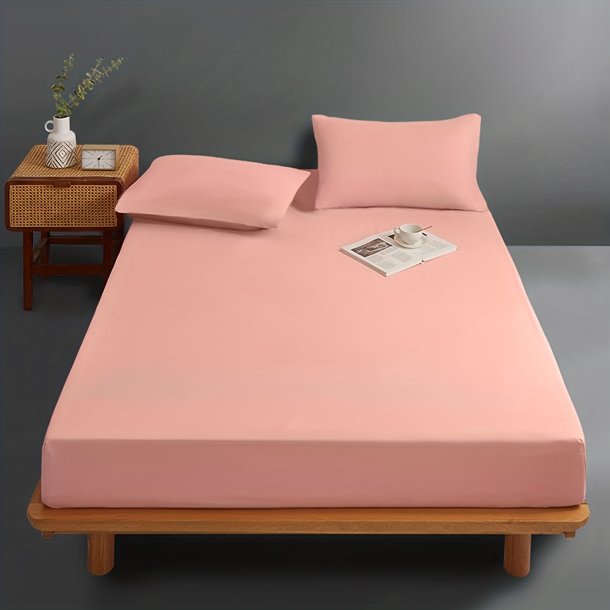 One piece of a solid colored fitted sheet made of soft and comfortable microfiber material. Ideal for bedrooms and guest rooms, with a deep pocket design. This product includes the fitted bed sheet only.