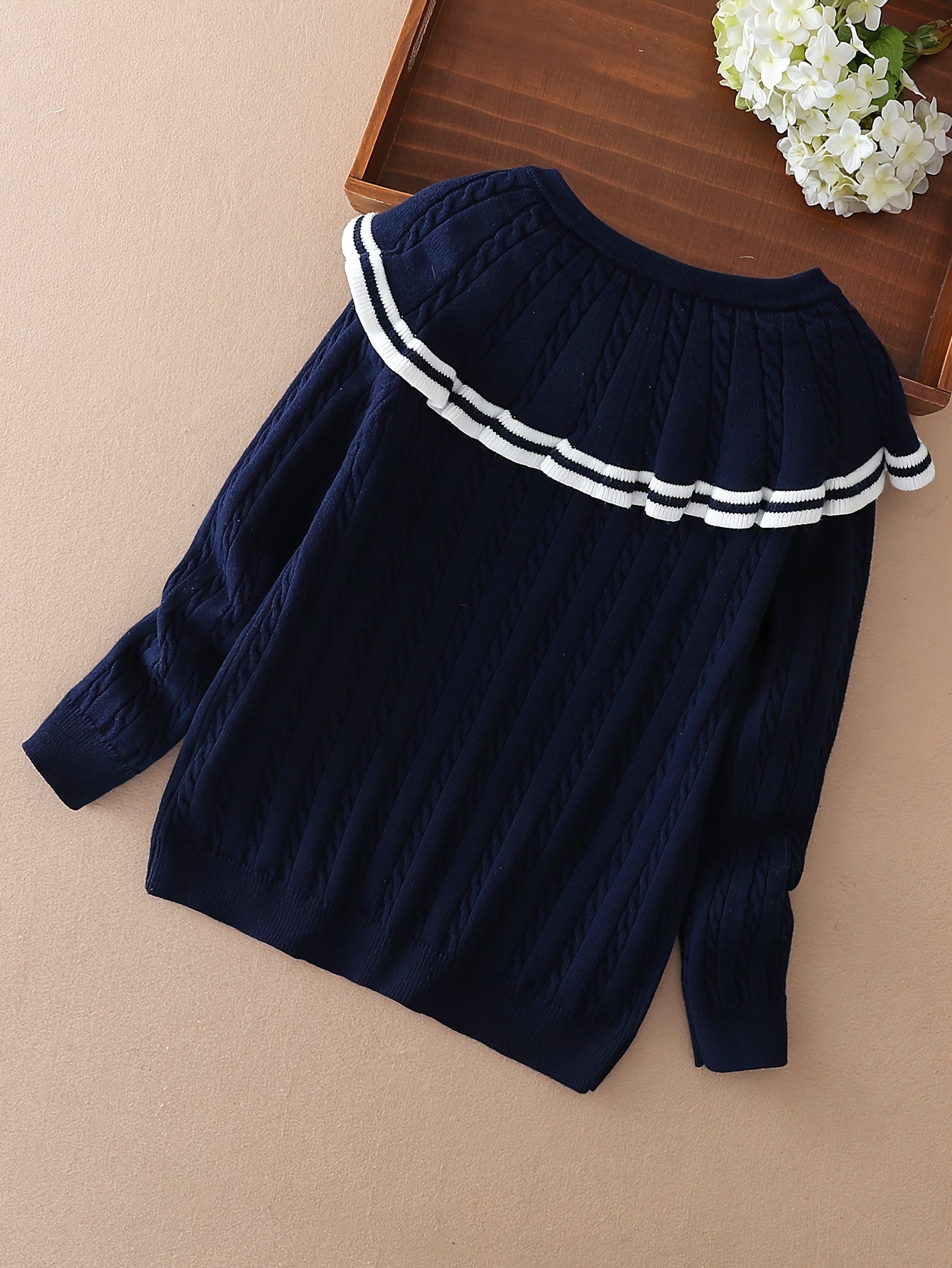 New spring cardigan for girls, a sweet and cute knitted top perfect for children with a school style, suitable for older kids in autumn. 

Rewritten: Cute spring cardigan for girls, ideal