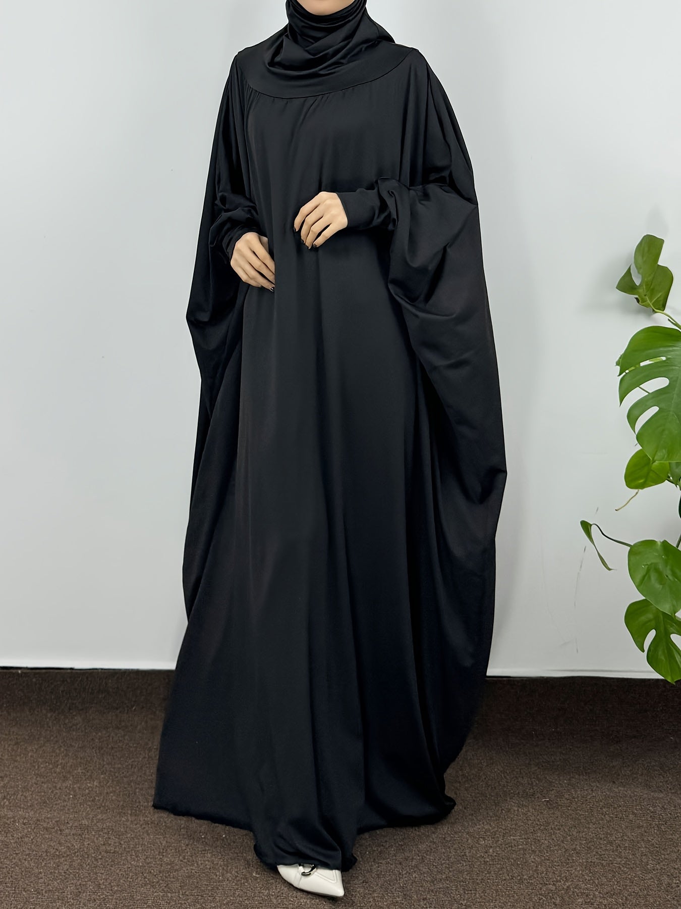 Loose hooded maxi burqa in solid color, long sleeve casual design for women