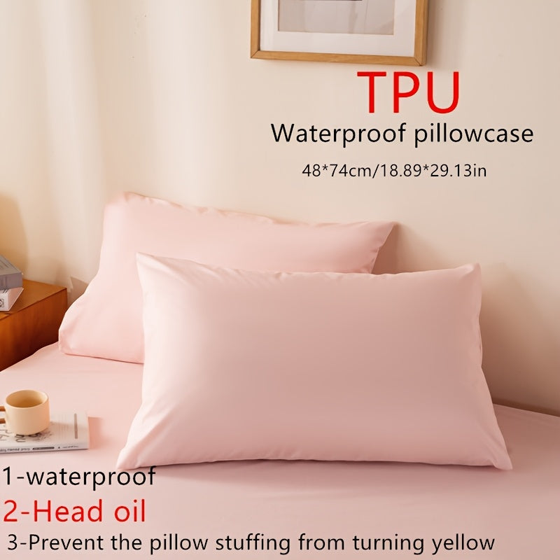 Two waterproof pillowcases, made of 100% polyester with a weight of 180-200gsm. Can be machine washed thanks to its active printing and woven craftsmanship. Features a washed craftsmanship that makes it oil and spill resistant, preventing yellowing.