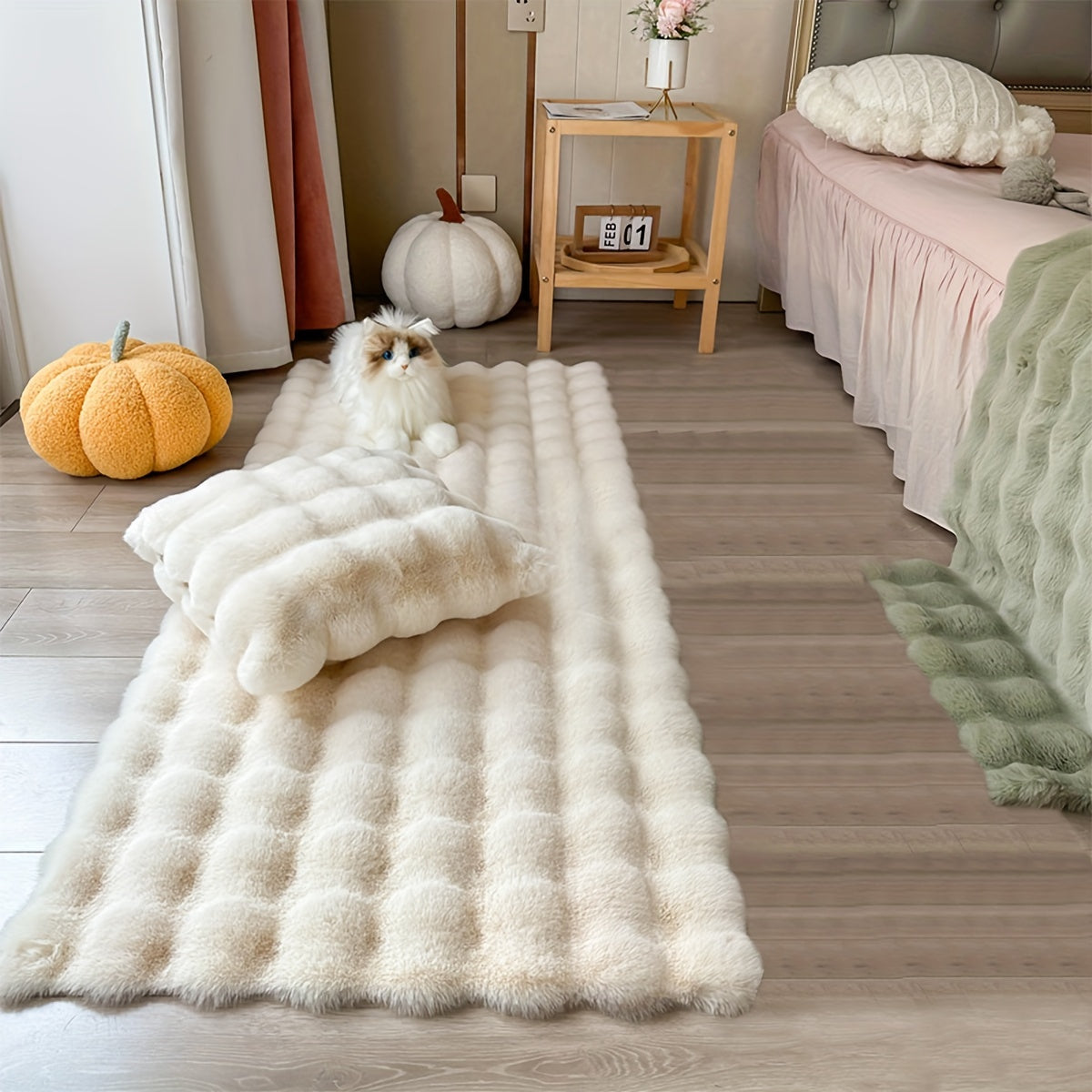 High-Quality Soft Fluffy Bubble Velvet Carpet, Ideal for Bedroom, Living Room, Cloakroom, Powder Room, and Other Areas. This Artificial Rabbit Fur Area Carpet is Solid Color for a Luxurious Look. Featuring Anti-Slip, Waterproof, and Stain-Resistant