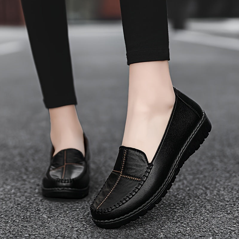 Women's flat mom shoes