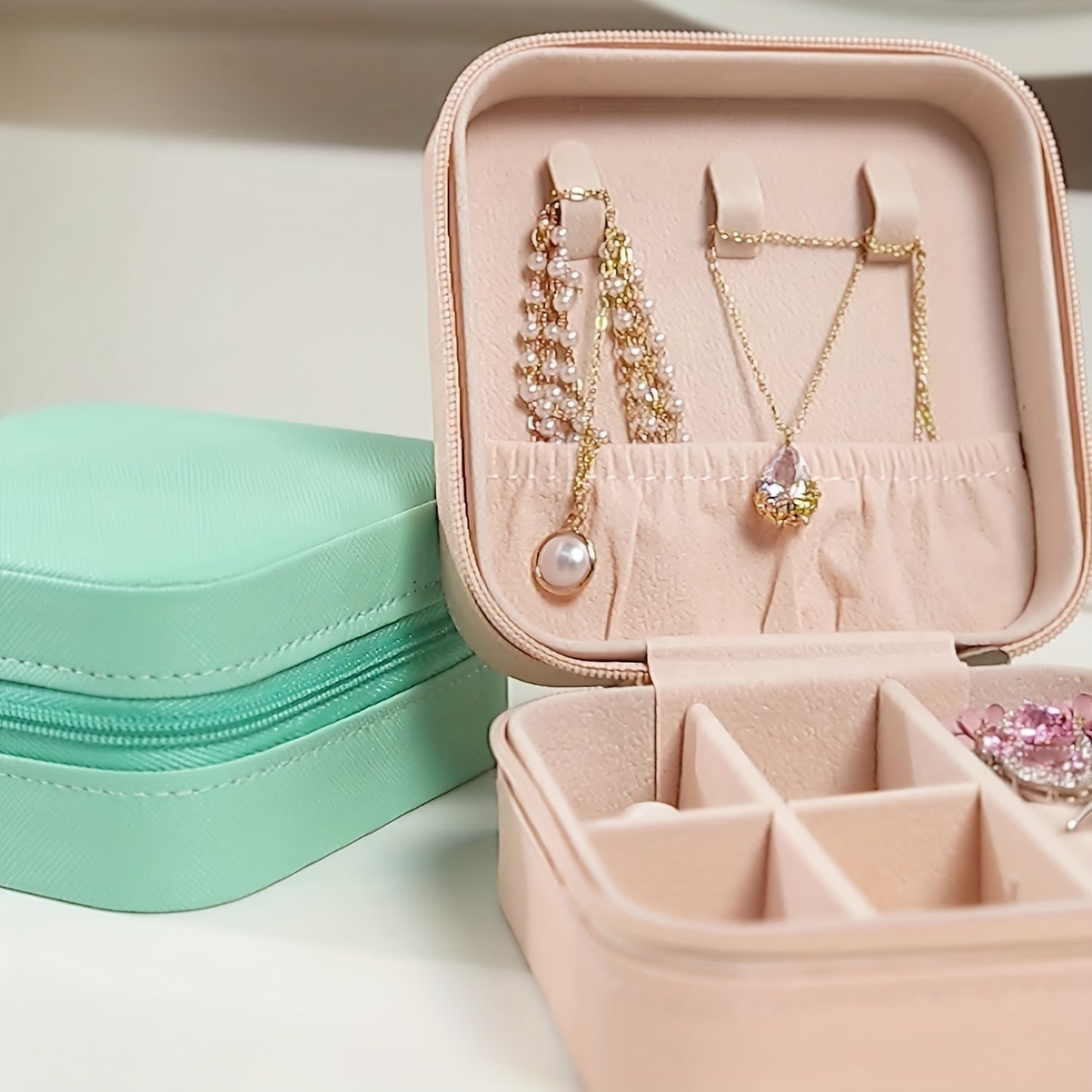 Large Capacity Jewelry Storage Box for Travel and Home Organization, with Necklace and Earrings Holder