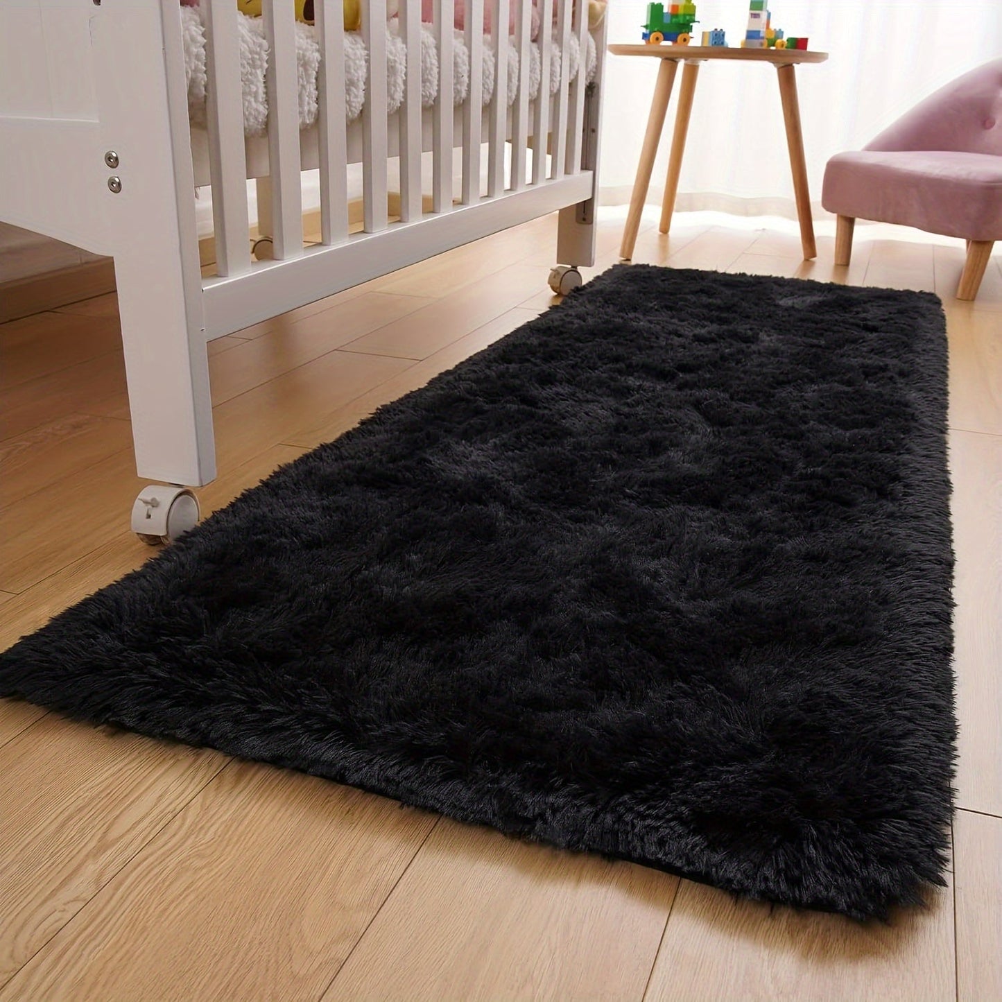 Soft area rug with tie-dye design, perfect for your bedroom or living room. This washable patio mat is ultra fuzzy and adds a decorative touch to any space. It is also suitable for use as a bedside accessory, in a cloakroom, or on a coffee table.