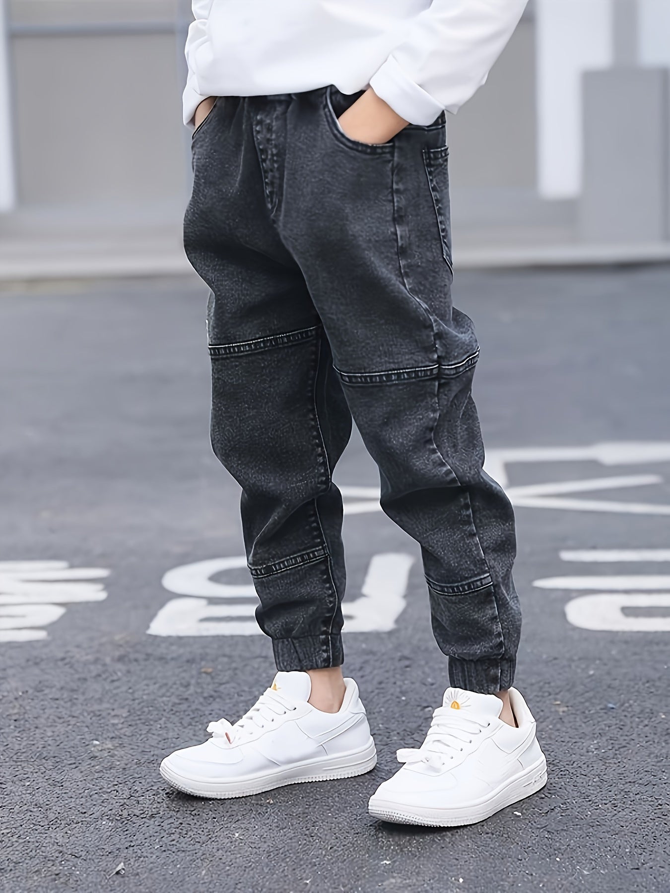 Boys' jeans with embroidered mouths