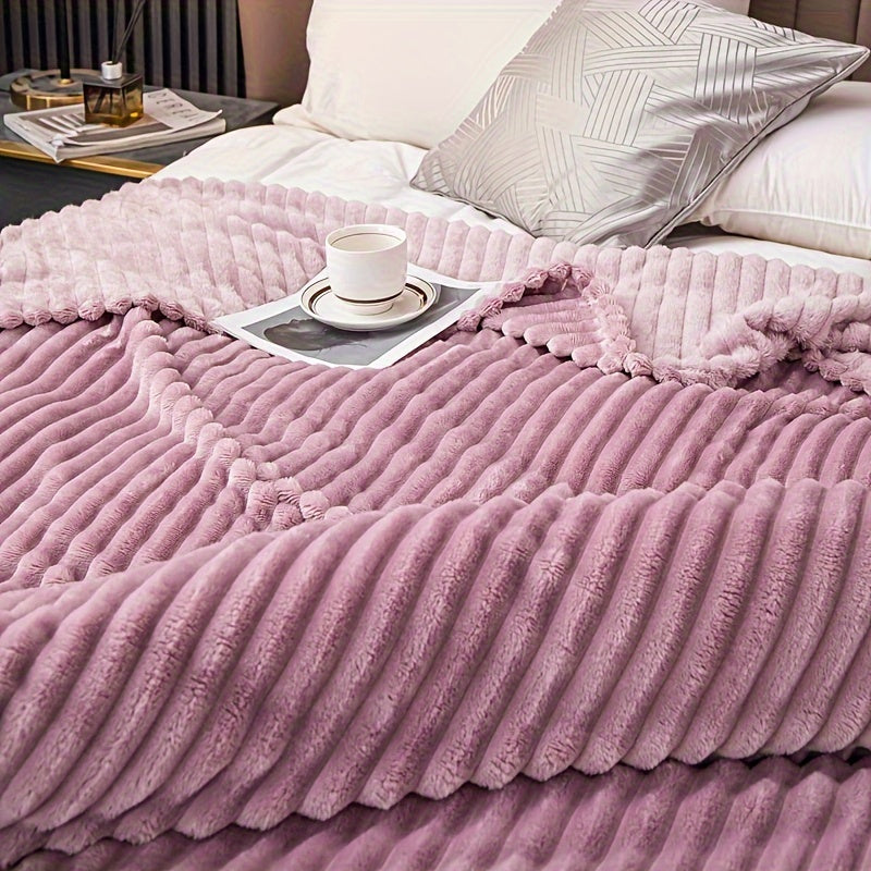 Soft and cozy plush checkered rabbit fur effect blanket in 1 piece - Ideal for staying warm and comfortable on chilly nights. Perfect for snuggling up on the couch, bed, or sofa.