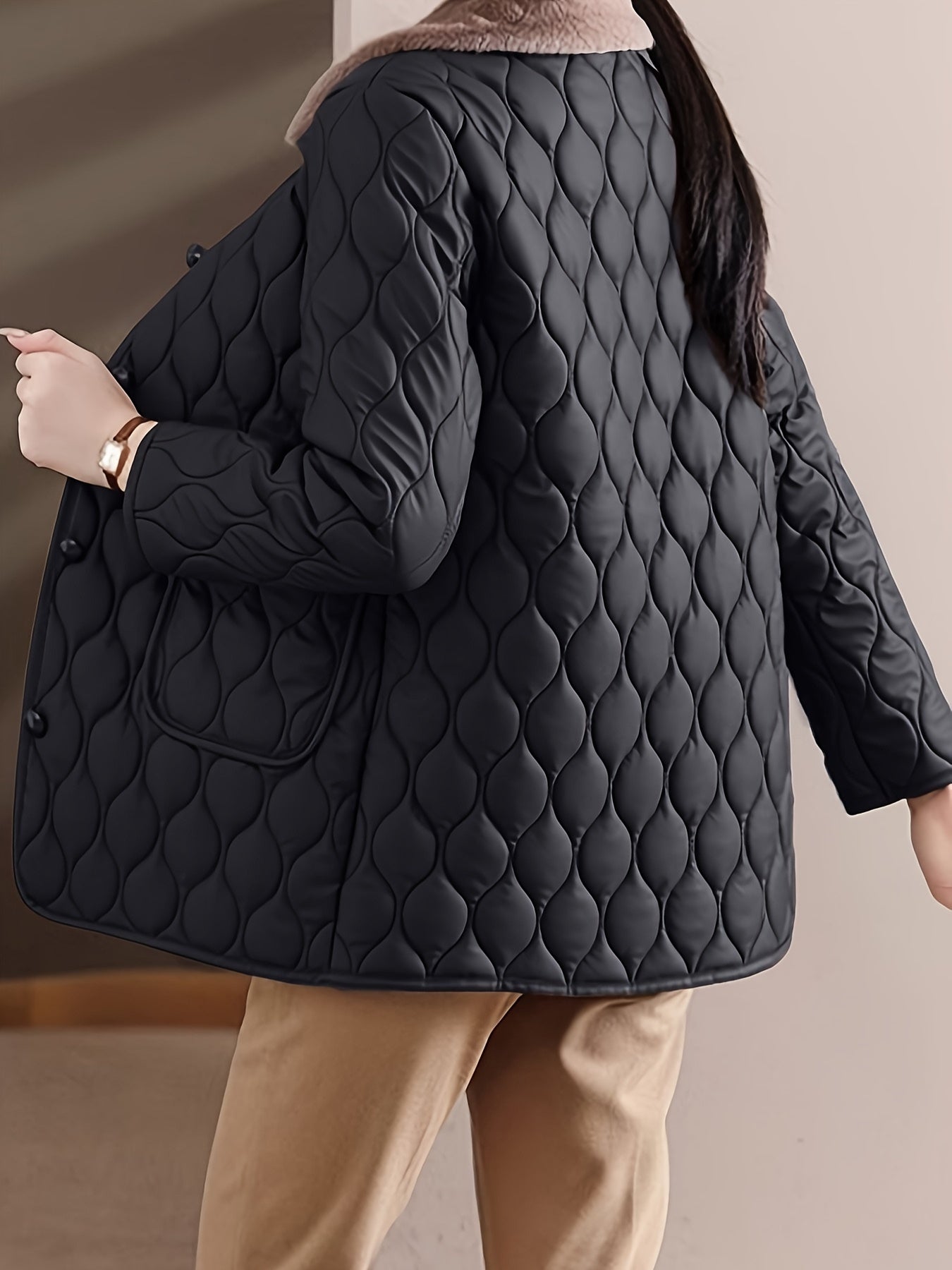 Women's polyester quilted jacket with contrast faux fur collar, long sleeve, regular fit, placket, and flared hem, 60g weight, all-season outerwear.