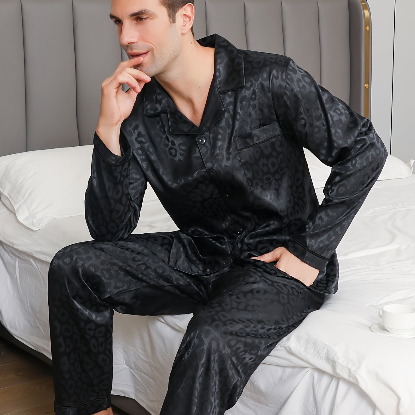 Men's two-piece leopard print loungewear for fall, suitable for spring and autumn, can be worn outside.