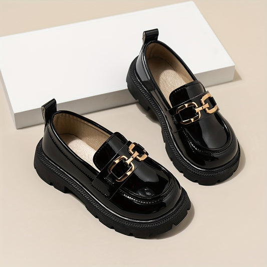 Fashionable loafers with metal buckle for kids - comfortable slip-on shoes for all seasons.