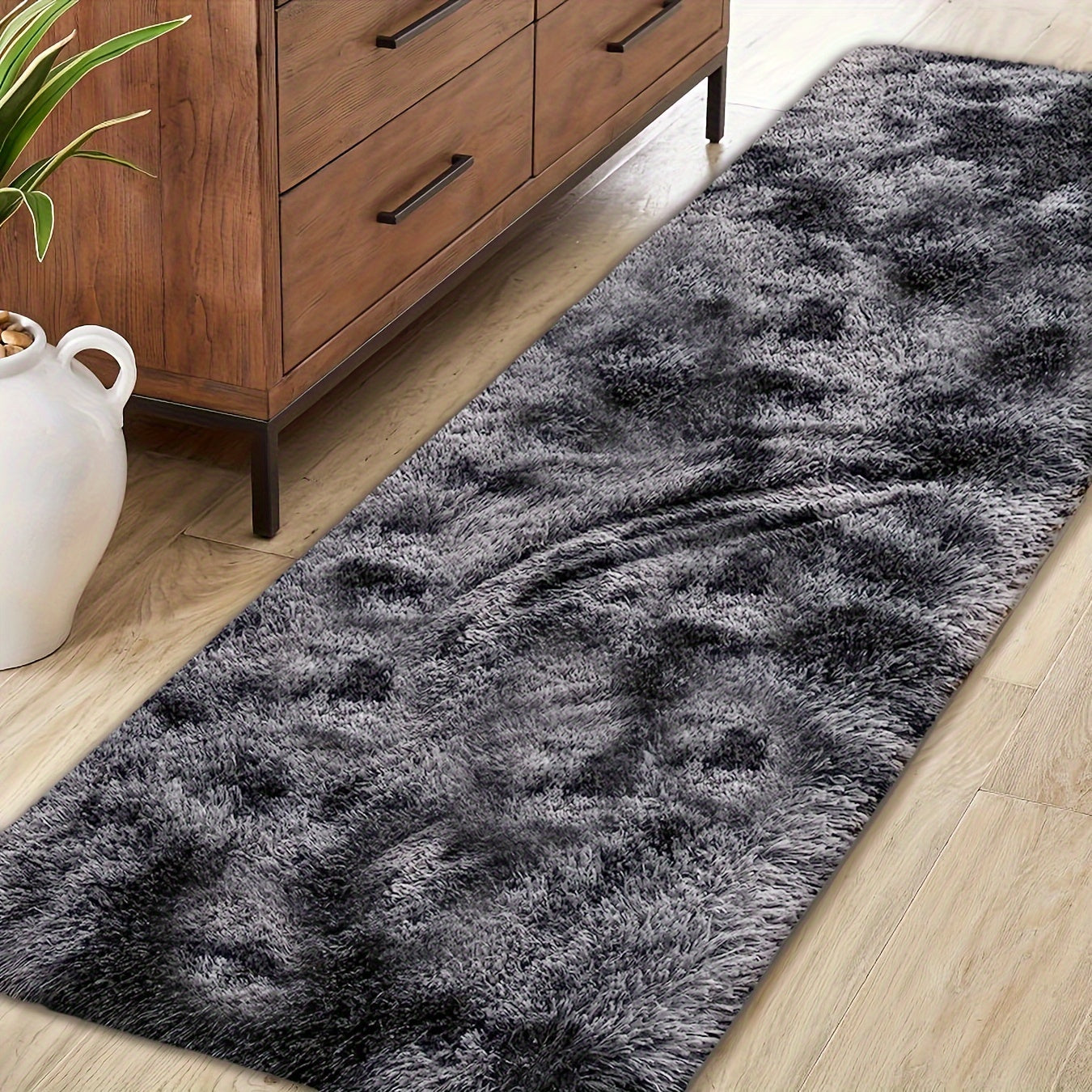 Luxurious Plush Faux Fur Area Rug with Tie-Dye Design - Slip-Resistant and Long-Lasting for Living Room, Bedroom, Sunroom - Adding a Warm Touch to Your Home Décor