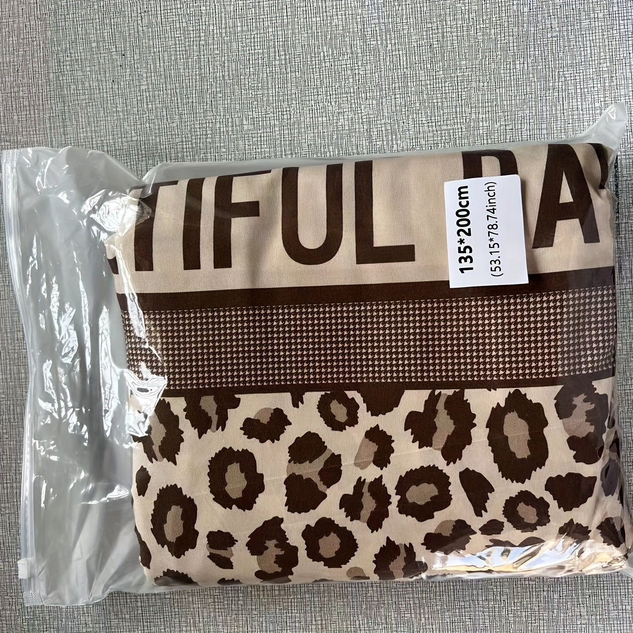 Add a touch of luxury to your bedroom with this stylish Leopard Print Duvet Cover Set, perfect for guest rooms and bedrooms. Made with soft and breathable materials, this set includes 1 duvet cover and 2 pillowcases, making it a perfect gift for your