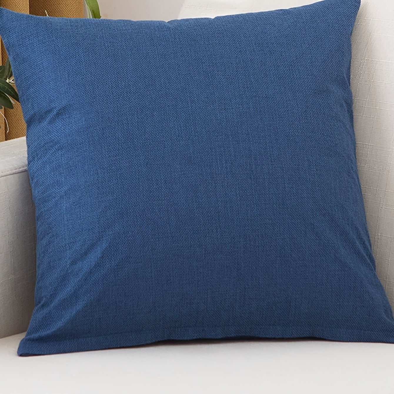 New solid color linen cushion cover without pillow core.