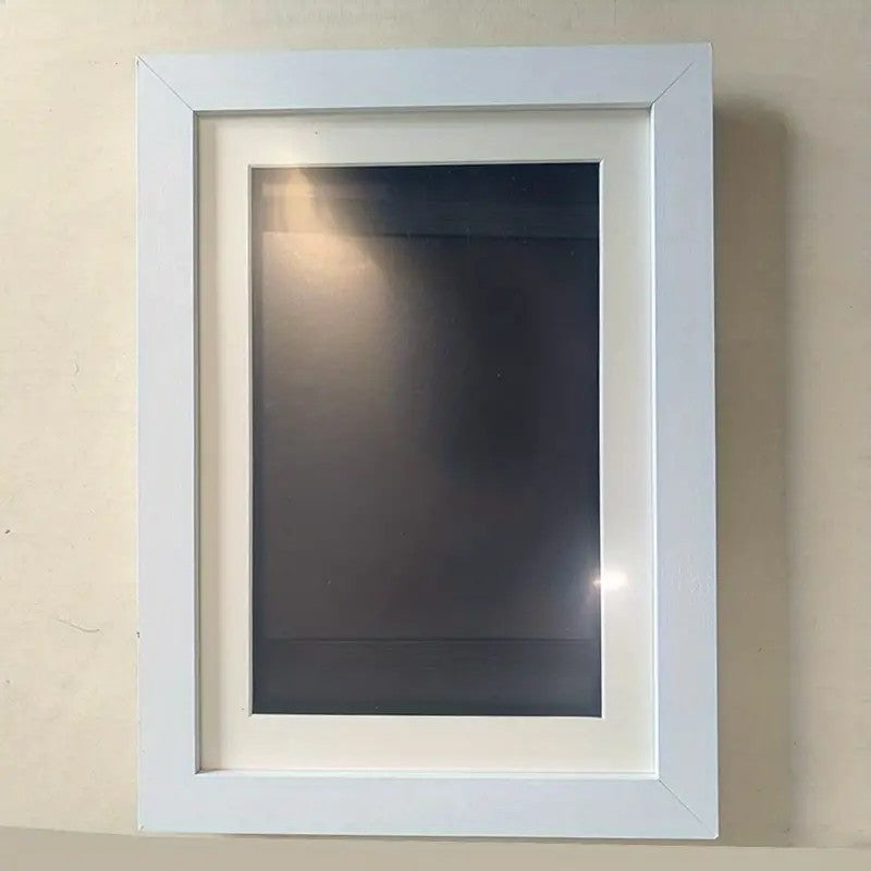 Children's art picture storage frame with a two-fold A4 wooden photo frame.