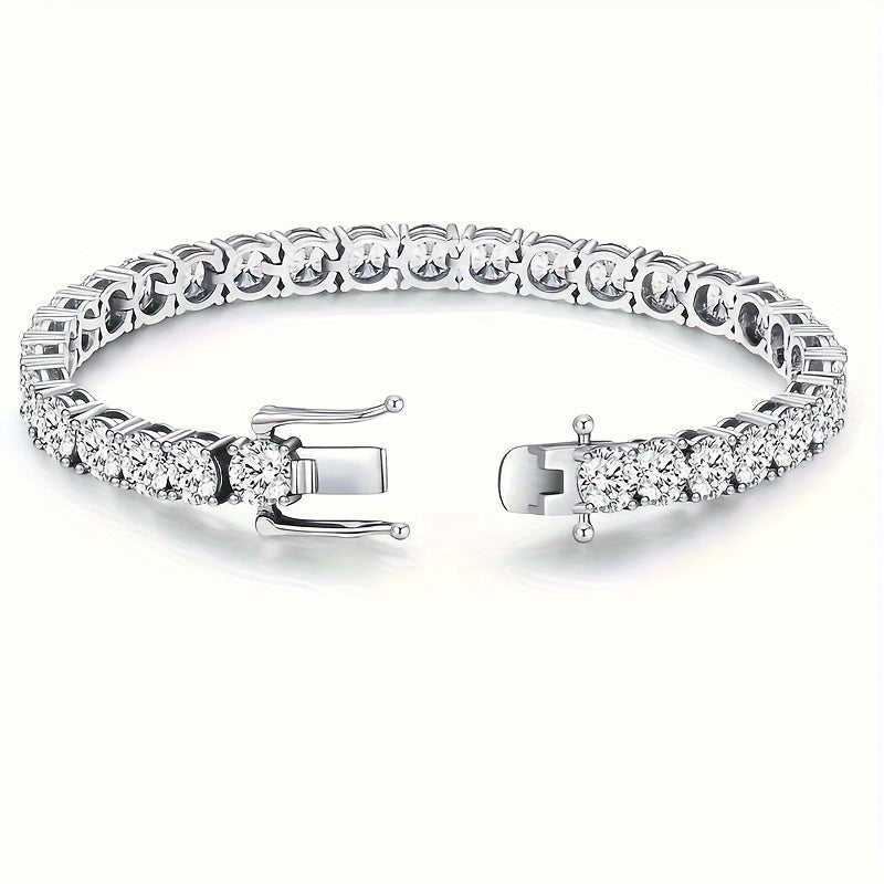 Exquisite Moissanite Tennis Bracelet in Elegant Luxury Design, Crafted in 925 Sterling Silver with 18K Golden Plating, Featuring VVS1 Round-Cut Stones. Suitable for Both Men and Women, Ideal for Everyday Wear or as a Thoughtful Gift. The Perfect Addition