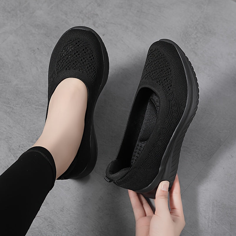 Ayollar uchun nafas oladigan slip-on krossovkalar