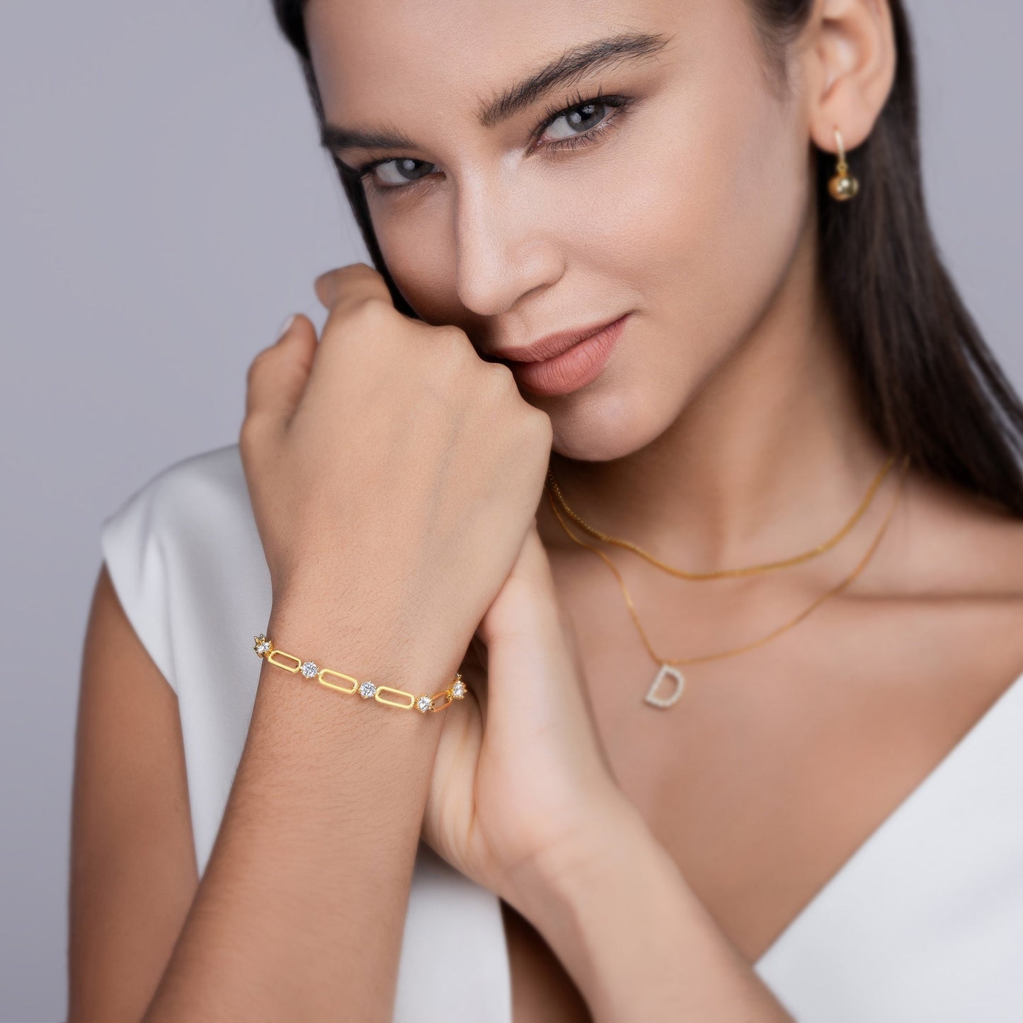 Luxurious 18K Gold-Plated Sterling Silver Bracelet with Stunning Moissanite Accents on a 925 Silver Link Chain - High Quality Unisex Fashion Jewelry Perfect for Anniversary, Wedding, Birthday, or Everyday Wear