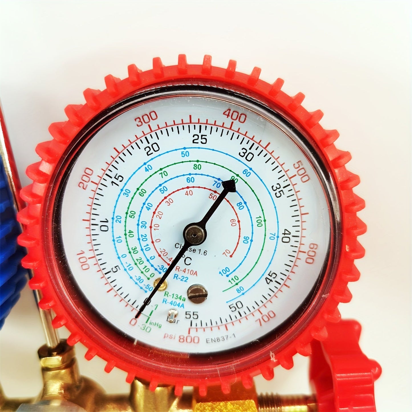 HVAC and Refrigeration Manifold Gauge Set with Hoses and Hook, Made from Metal and Plastic, Compatible with R410A, R404A, R134A, R22 Refrigerants. Ideal for Automotive and Home Air Conditioning Charging, No Power Needed.