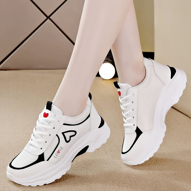 Breathable, slip-resistant casual sneakers for women, soft and comfortable for spring and autumn.