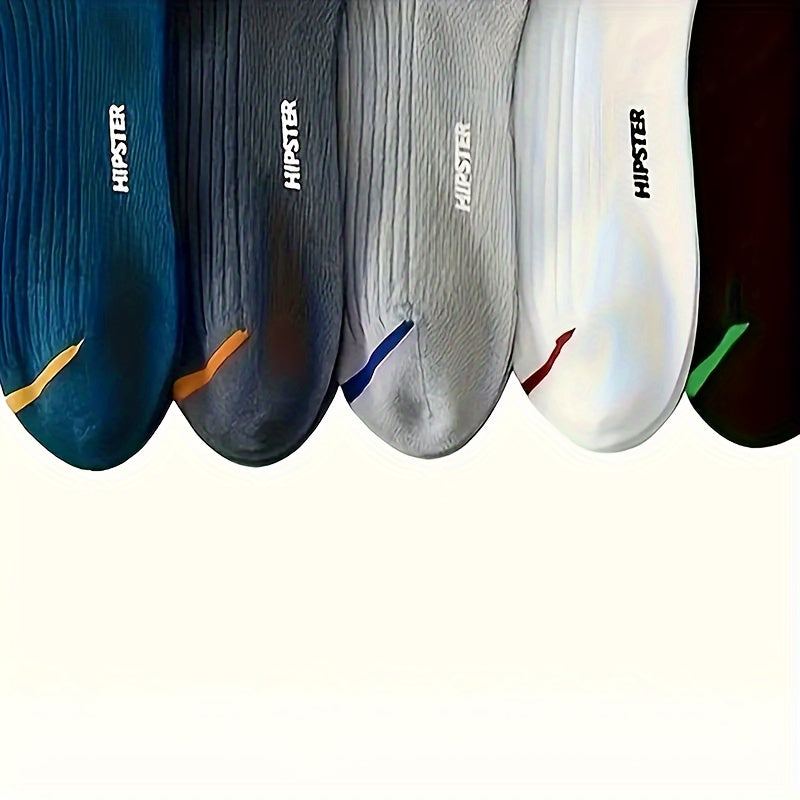 5 pairs of comfy, breathable low-cut sports socks.