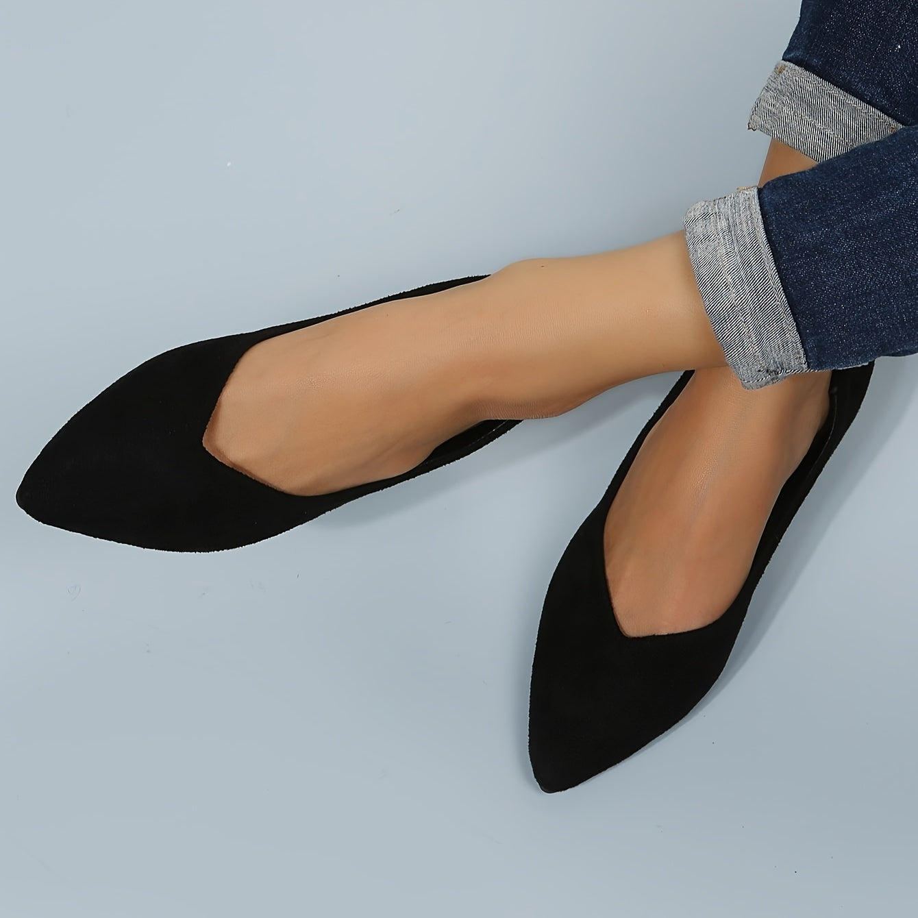 New fashion black point toe flats for plus size women, suitable for daily wear with lightweight and comfortable design.