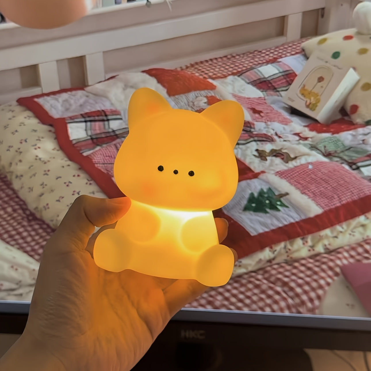 1 kitten night light with switch control, made of plastic, perfect gift for birthdays or as a creative decoration.