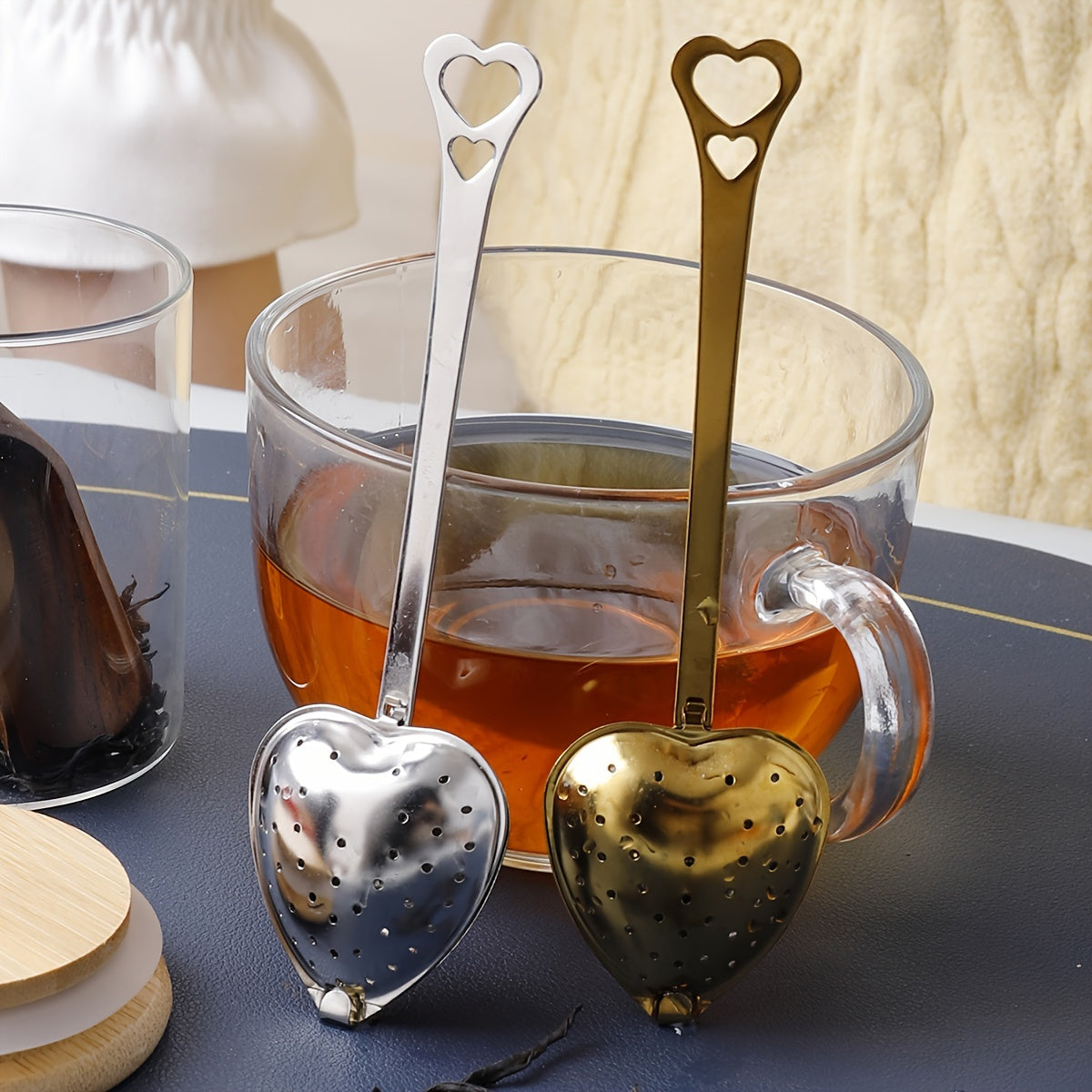 Heart-shaped tea infuser made of stainless steel, perfect for loose leaf tea, spices, and seasonings. An ideal kitchen accessory for home or office, and a great gift for Christmas or Halloween. Can also be used as a tea ball or other tea accessories.