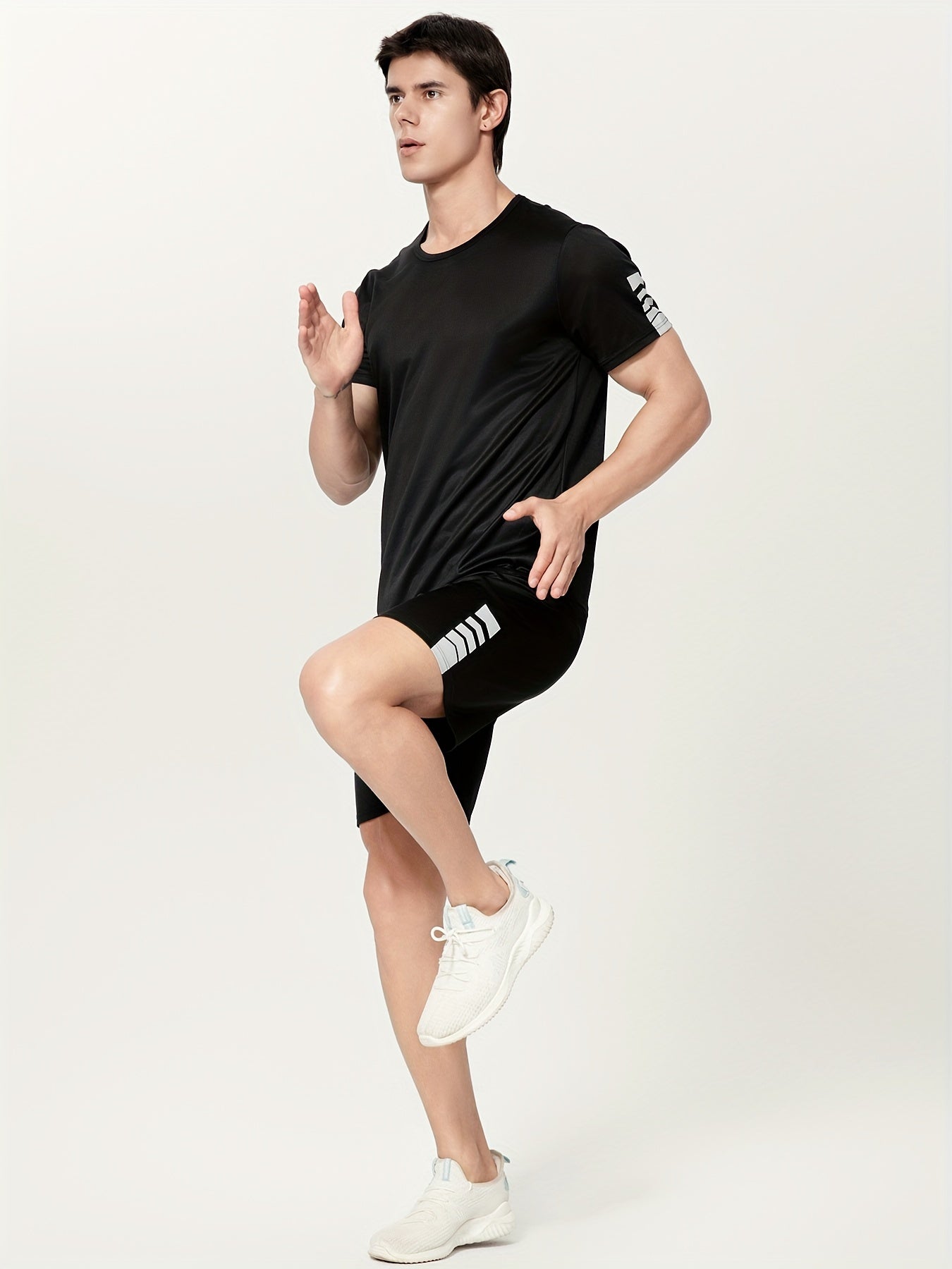 Men's Short Sleeve T-shirt & Drawstring Shorts 2pcs Casual Sports Set for Spring/Summer, Perfect as Gifts.