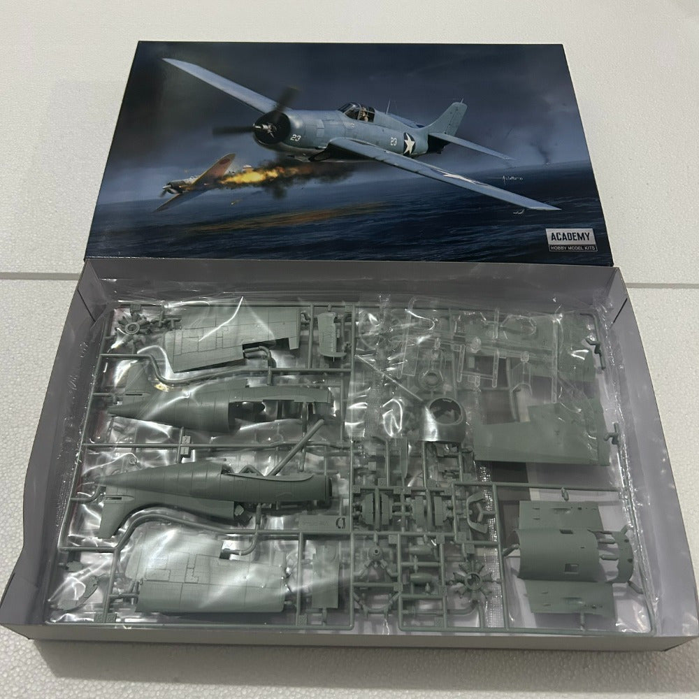 Academy F4F-4 Wildcat plastik model to'plami 1/48 o'lchamda, Midvey jangida jangovar samolyot, harbiy yashil, 14 yoshdan oshganlar uchun yig'iladigan hobbi modeli