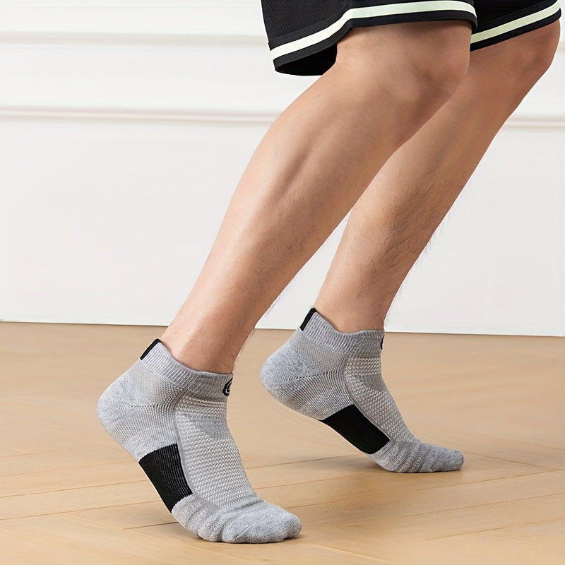 Soft, breathable athletic socks for men. Geometric pattern, 90% polyester 10% spandex. Hand wash only.