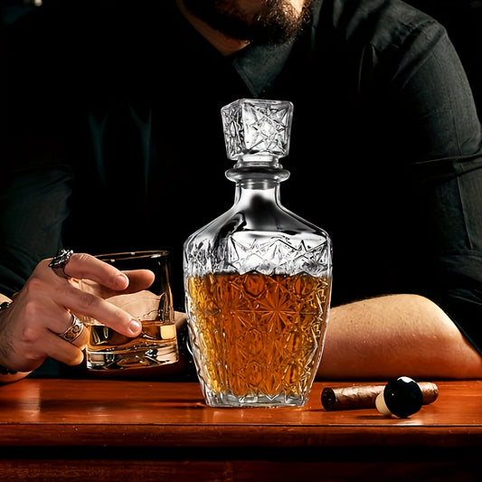 Elegant 800ML glass decanter for whiskey, cocktails, and liqueurs, perfect for bar, restaurant, party, or gatherings without the need for electricity.