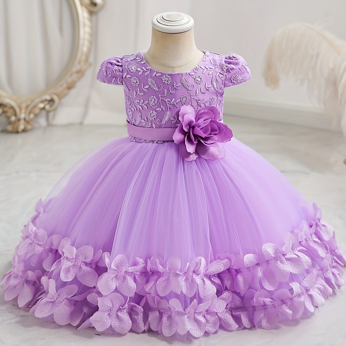 Infant's Mesh Splice Princess Dress with Flower Cap Sleeves, Ideal for Formal Events and Photography.