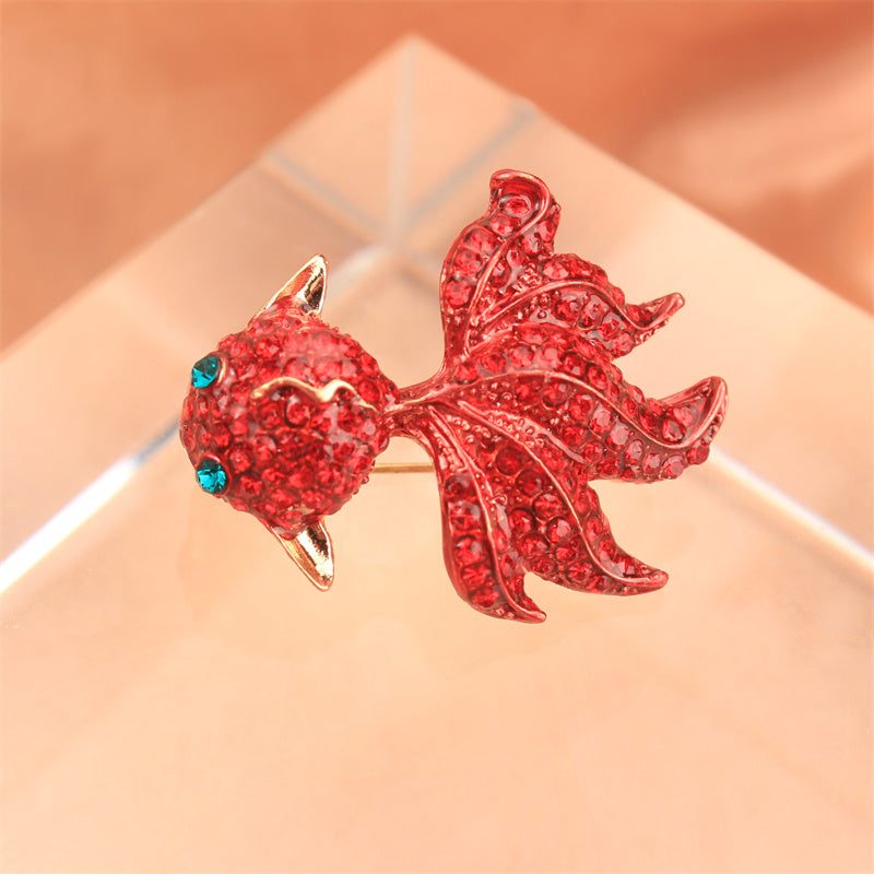 Stylish Fish Brooch with Rhinestones - A Versatile and Chic Addition for Clothes, Purses, and Hats