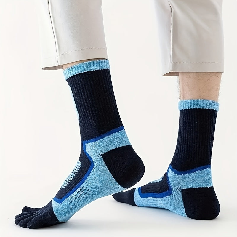 Three pairs of men's five-toe sports socks, sweat-absorbing and durable for cycling, sailing, and outdoor hiking. Medium-length, one size fits all (7-11), sweat-resistant.