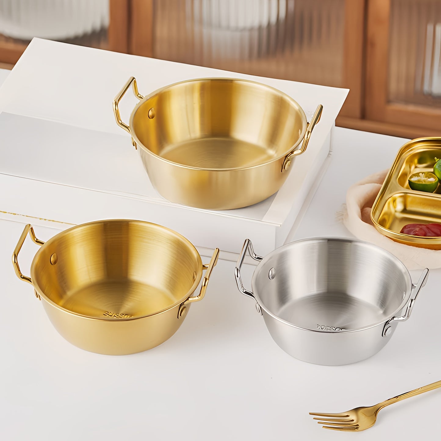 304 stainless steel bowls with handles for cooking, baking, salads, pho, grains in 4 sizes and either gold or silver. Suitable for snacks, noodles, ramen, and Korean side dishes.