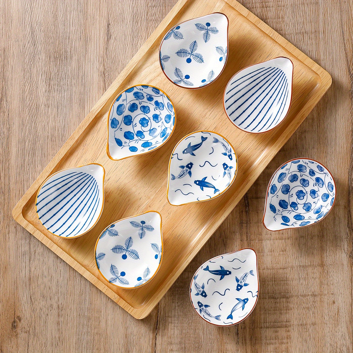 Small Japanese porcelain dish for soy sauce, vinegar, and other seasonings.