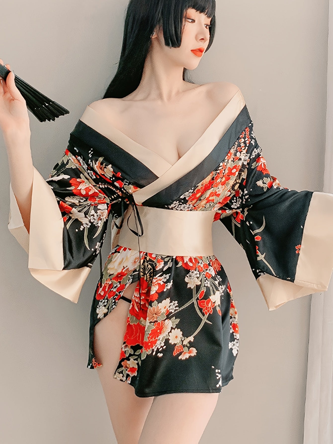 Gul naqshli kimono cosplay to'plami, kamon belbog'i va thong, ayollar uchun sexy ichki kiyim.