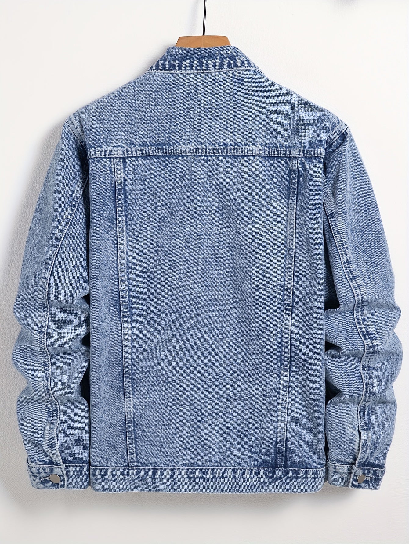 Classic men's denim jacket with turn-down collar, regular fit for spring and autumn.